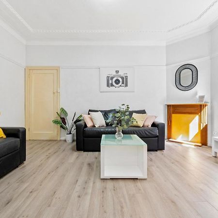 Burwood Newly Renovated 2 Bedroom Apartment Сидней Экстерьер фото